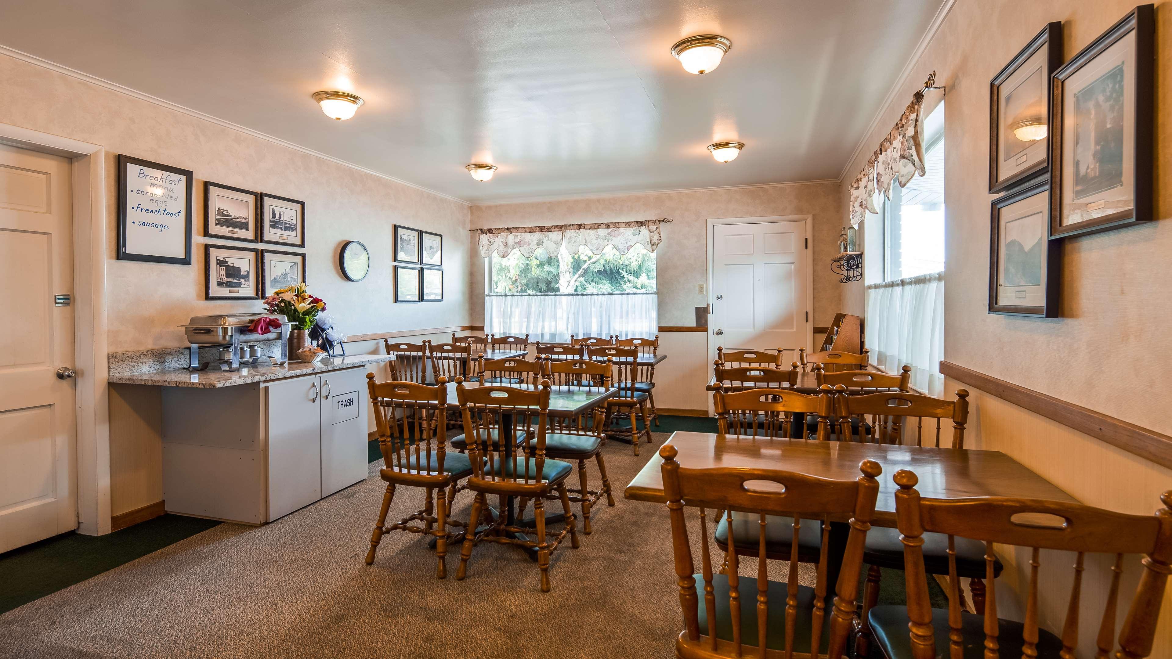 Baugh Motel, Surestay Collection By Best Western Logan Εξωτερικό φωτογραφία