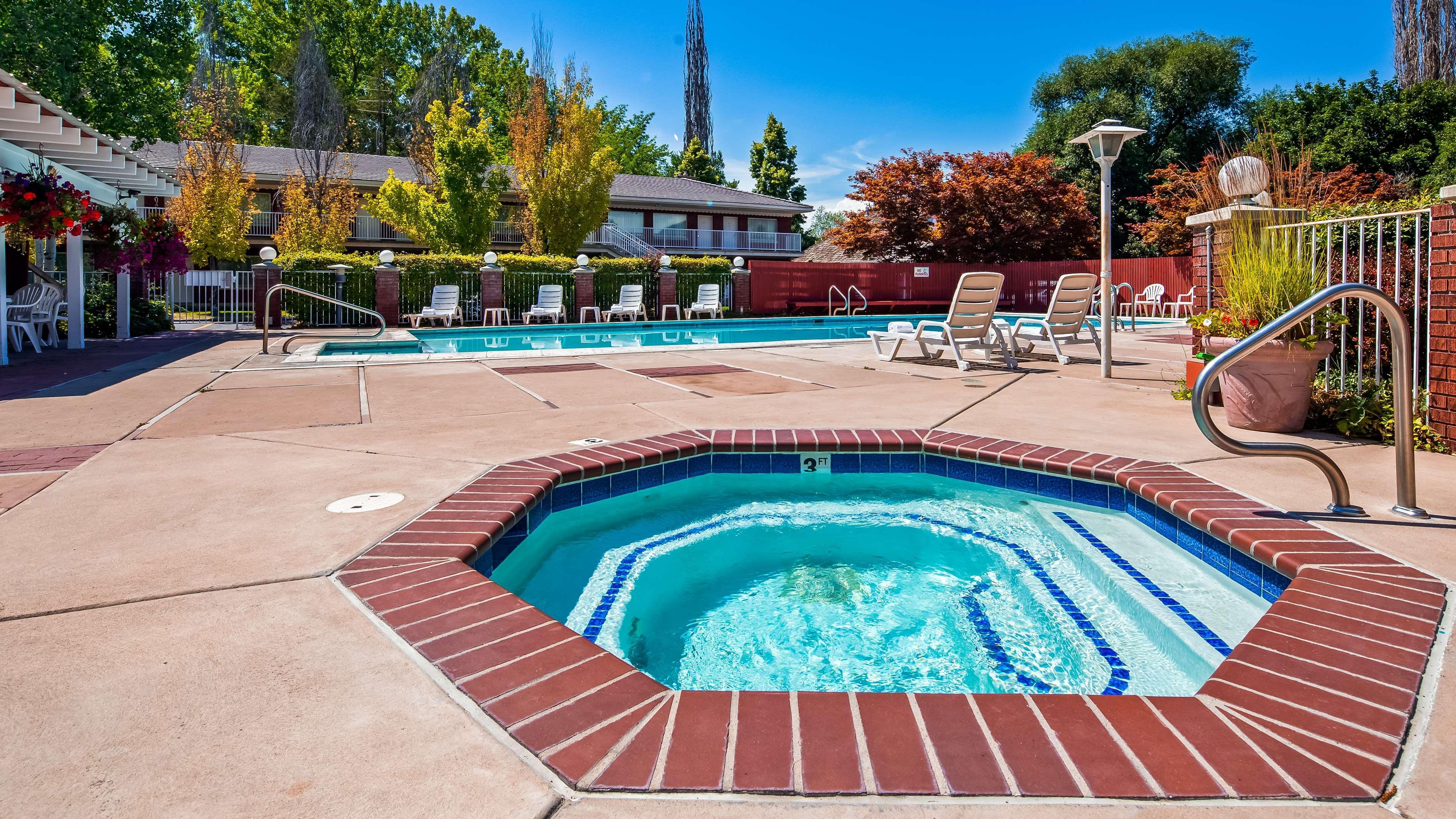 Baugh Motel, Surestay Collection By Best Western Logan Εξωτερικό φωτογραφία