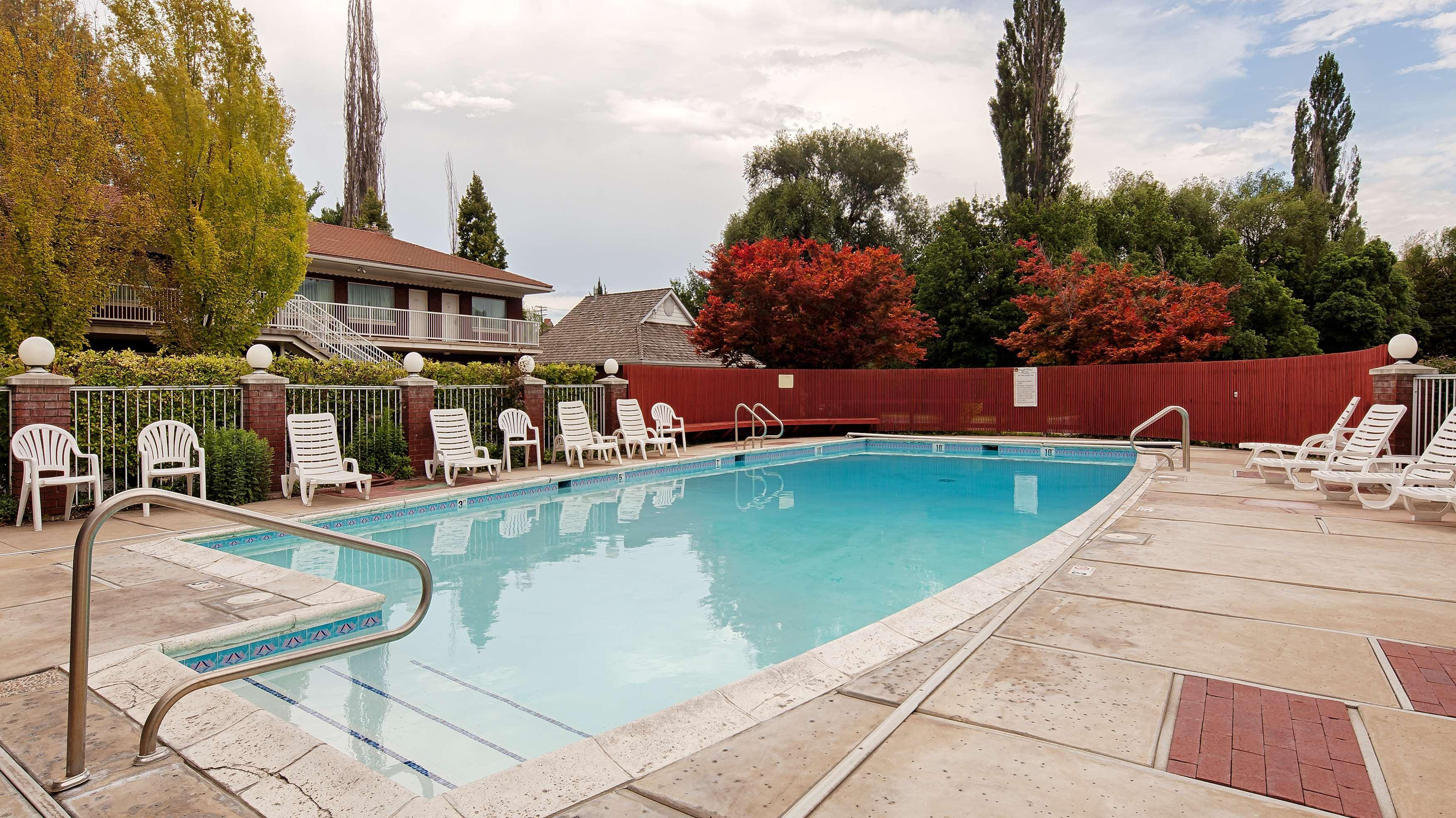 Baugh Motel, Surestay Collection By Best Western Logan Εξωτερικό φωτογραφία