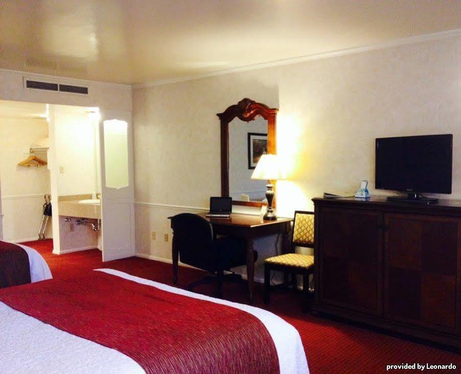 Baugh Motel, Surestay Collection By Best Western Logan Εξωτερικό φωτογραφία