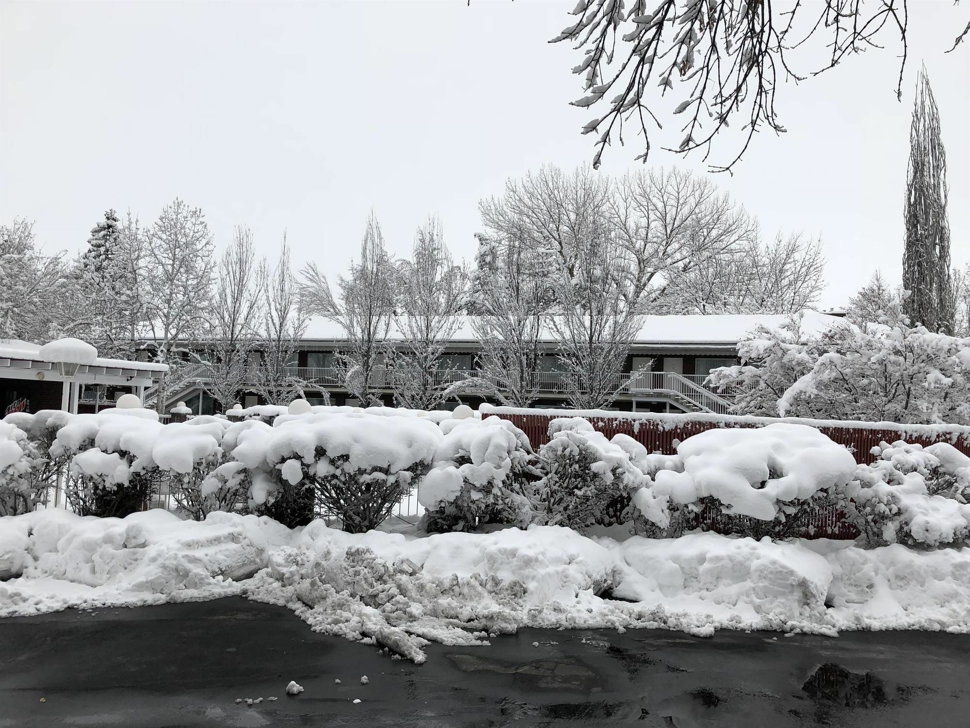 Baugh Motel, Surestay Collection By Best Western Logan Εξωτερικό φωτογραφία